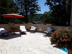 Veröndin á efri hæð