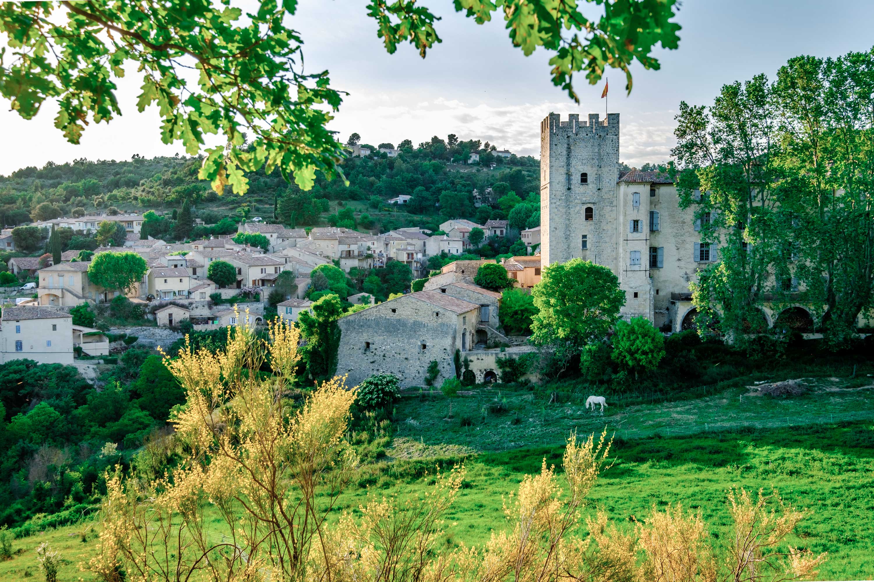 Esparron de Verdon er lítill, falinn gimsteinn í hjarta efra Provence