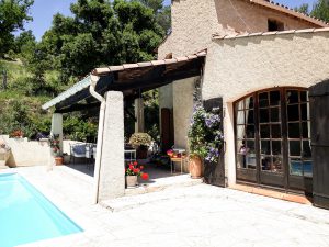 Útisvæði á efri hæð